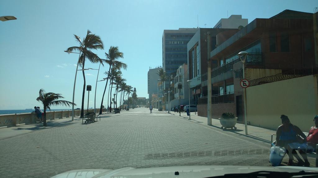Appartamento Flat Na Avenida Oceanica Salvador Esterno foto