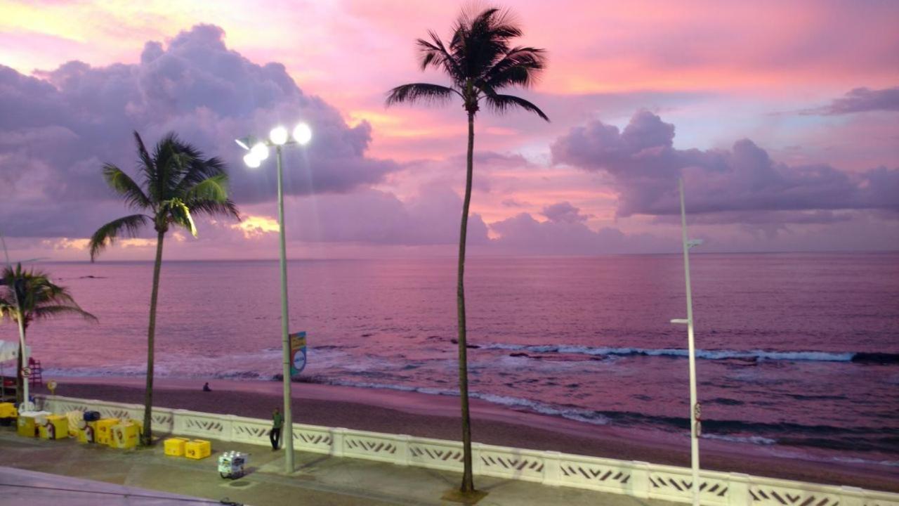 Appartamento Flat Na Avenida Oceanica Salvador Esterno foto